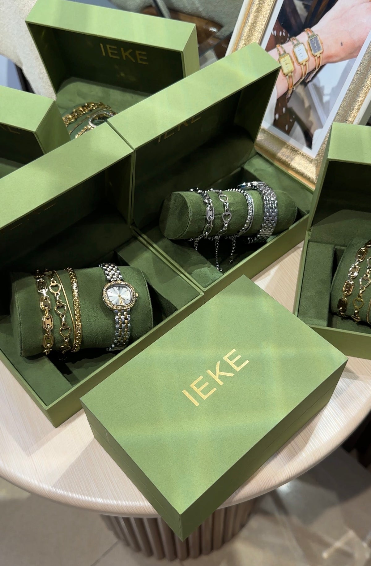 Green coffret